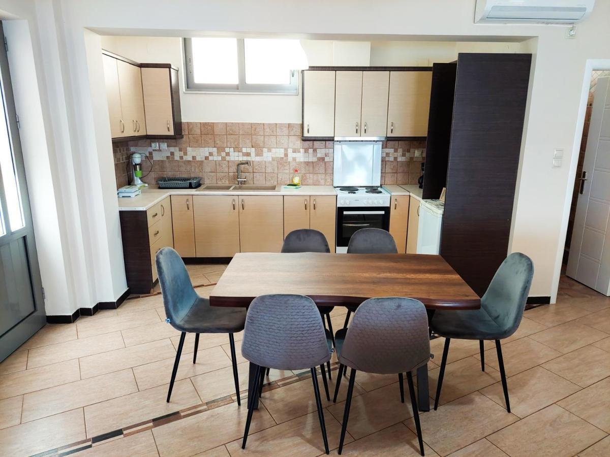 Golden Sunrise Apartment Gythio Exterior photo
